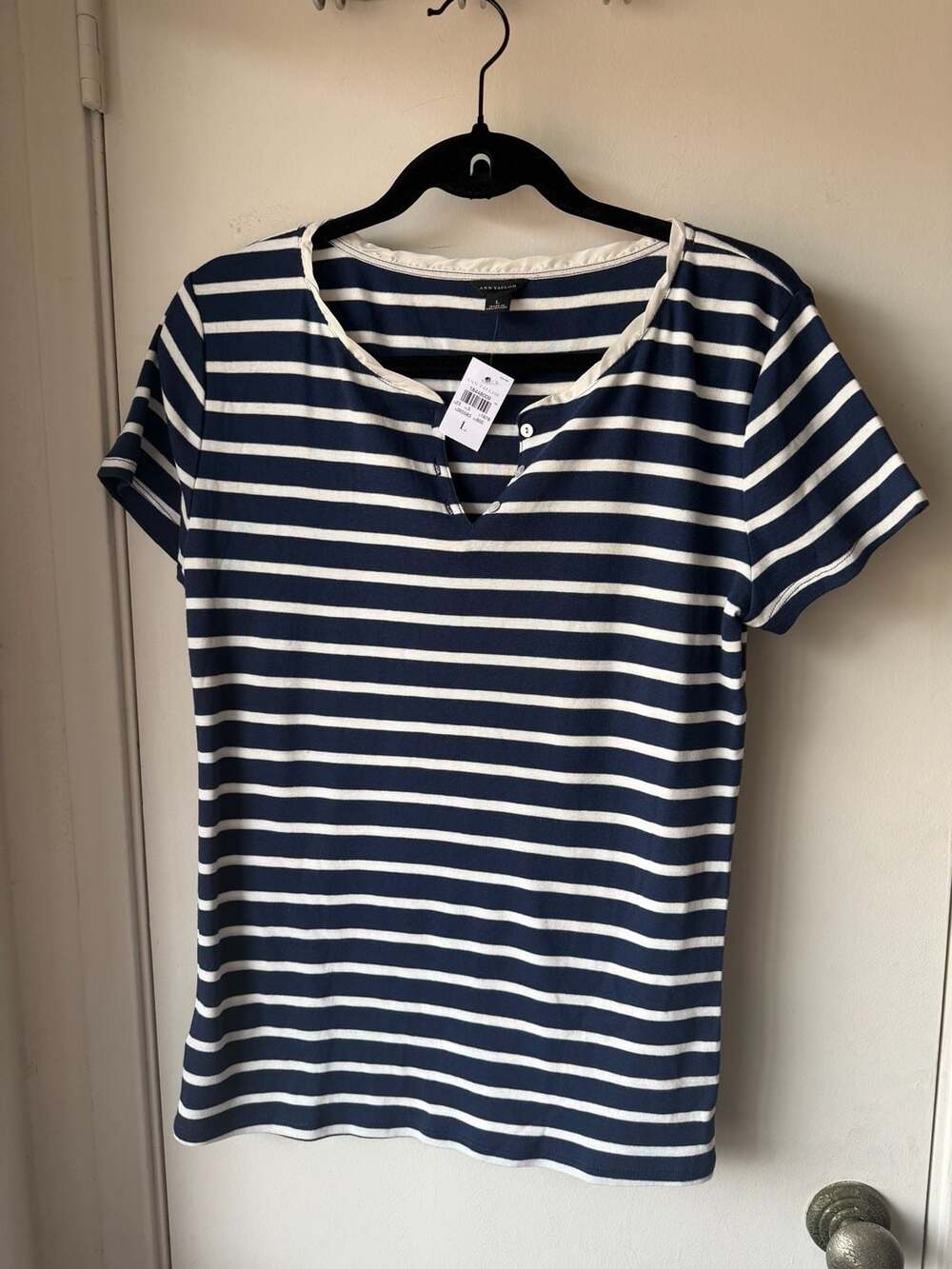 Ann Taylor Striped V-Neck Tee Size L Blue White Short Sleeve Cotton